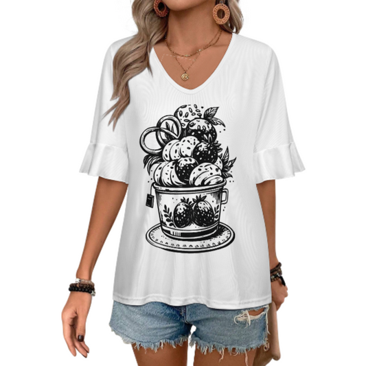 Vintage Strawberry Dessert Graphic Tee, Cottagecore Sweet Treat Shirt, Cute Ice Cream Bucket Illustration Top, Aesthetic Food Lover Gift, Summer Dessert Art T-Shirt(z610)