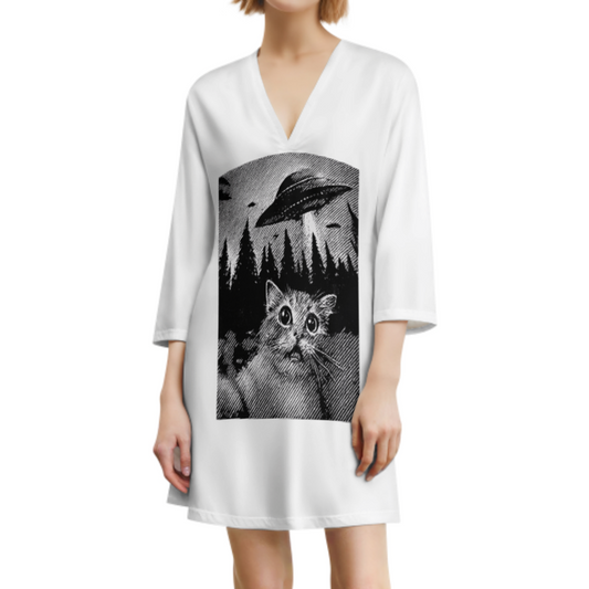 Retro UFO Cat Graphic Dress, Vintage Alien Cat Print V Neck Mini Dress, Funny Sci Fi Aesthetic Oversized Shirt Dress, Black White Halftone Kitty Outfit(z580)